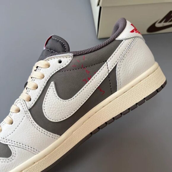 Travis Scott X Air Jordan 1 Retros Low OG Reverse Mocha - Picture 9 of 9